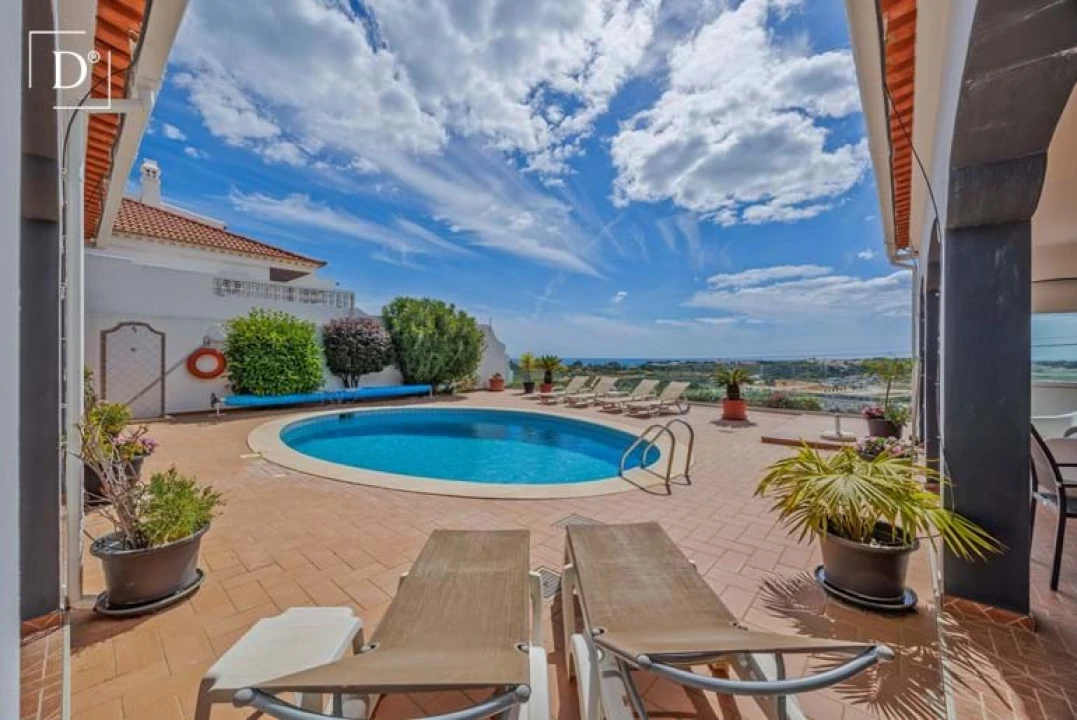 Moradia T4 para Venda em Albufeira e Olhos de Água Foto 2