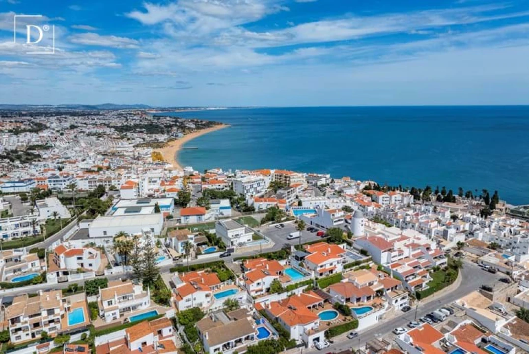 Moradia T4 para Venda em Albufeira e Olhos de Água Foto 28