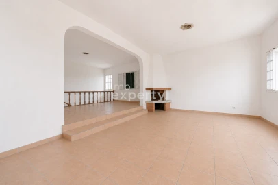 Moradia T3 para Venda em Camacha