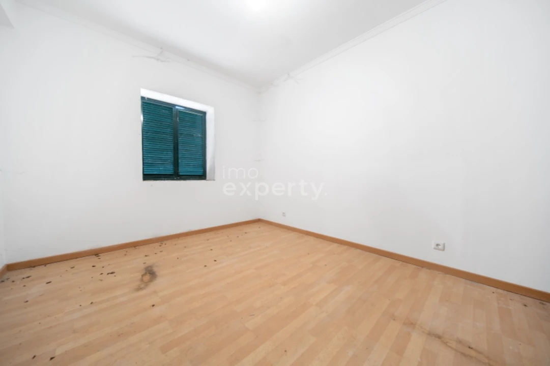 Moradia T3 para Venda em Camacha Foto 18