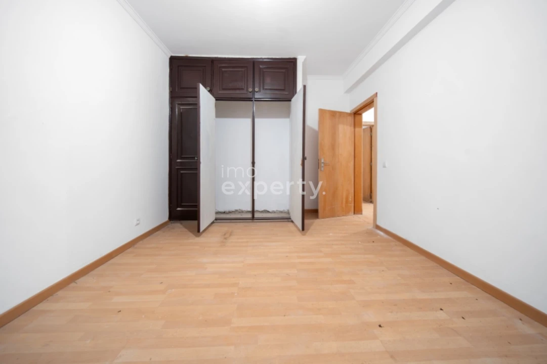 Moradia T3 para Venda em Camacha Foto 17
