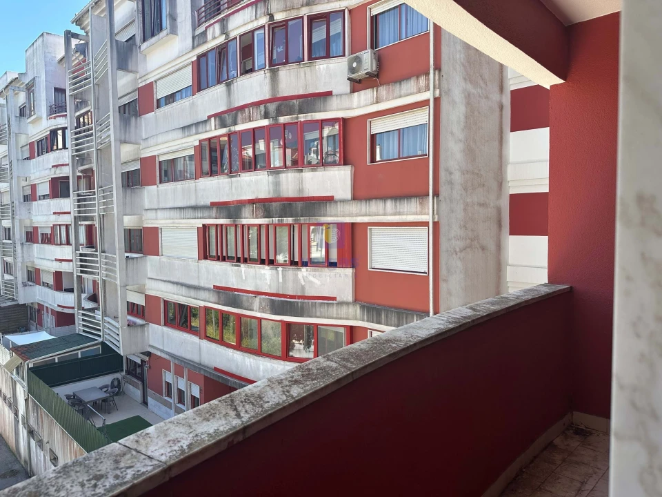 Apartamento T2 para Venda em Algueirão-Mem Martins Foto 17