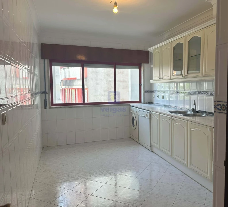 Apartamento T2 para Venda em Algueirão-Mem Martins Foto 2
