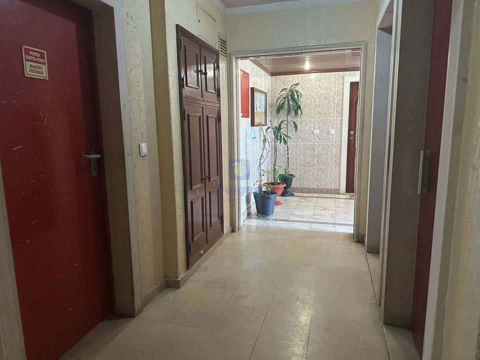 Apartamento T2 para Venda em Algueirão-Mem Martins Foto 24