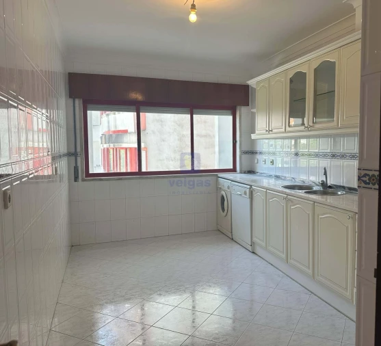 Apartamento T2 para Venda em Algueirão-Mem Martins Foto 2