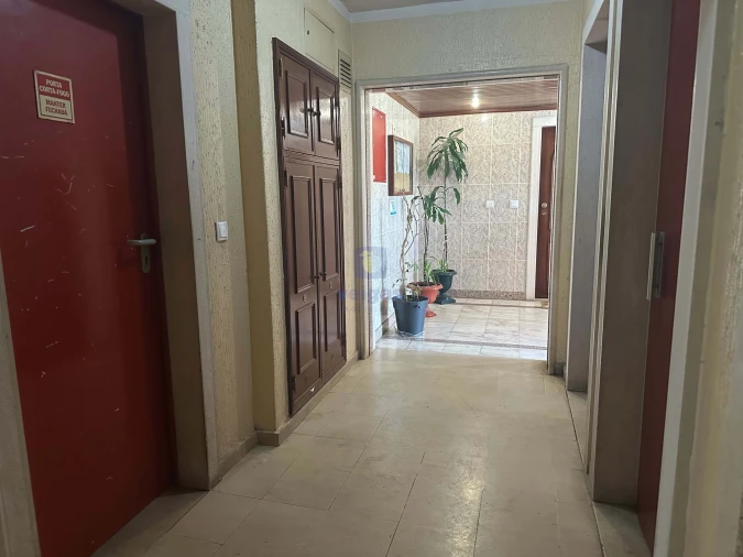 Apartamento T2 para Venda em Algueirão-Mem Martins Foto 24