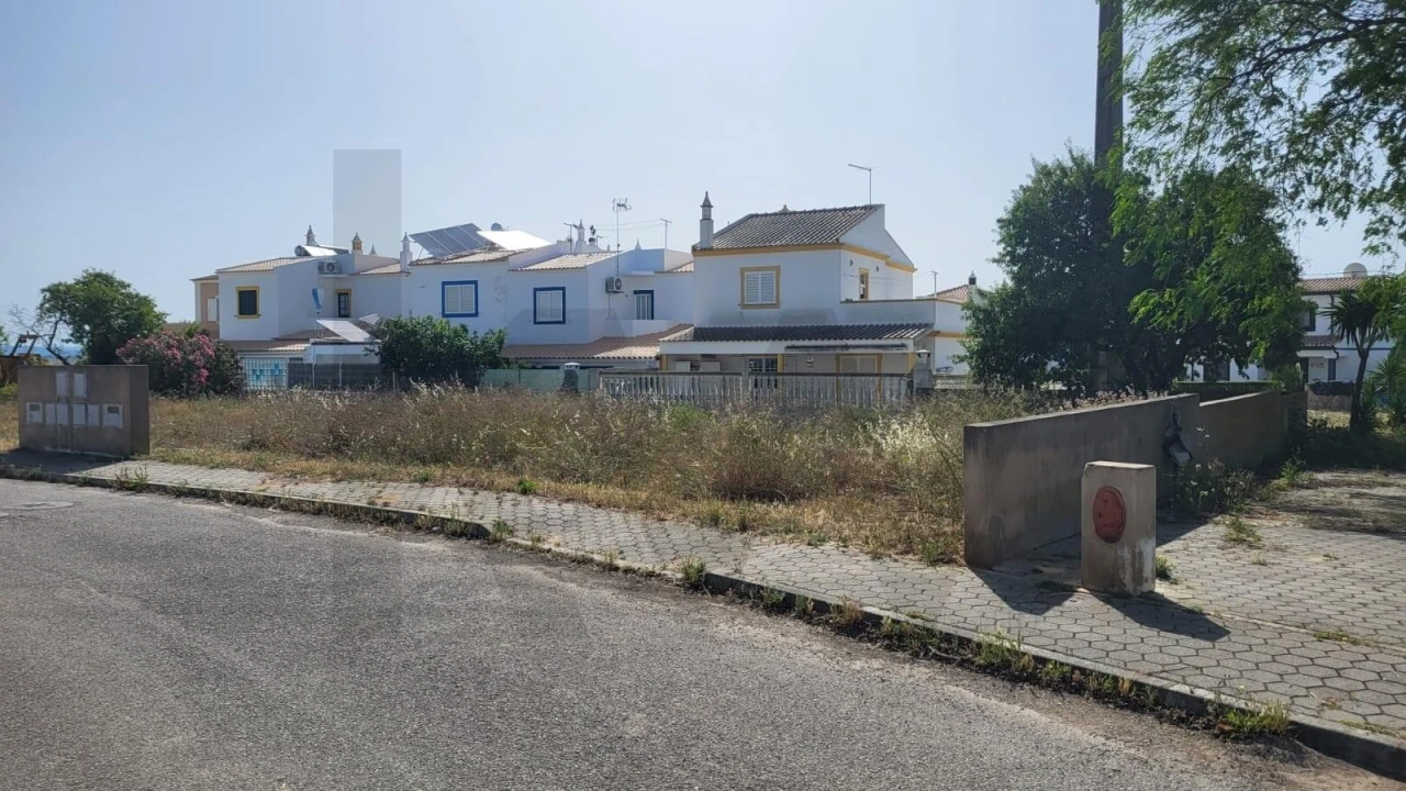 Terreno para Venda em Armação de Pera Foto 1