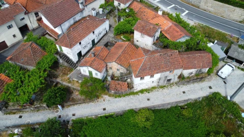 Moradia T2 para Venda em Campelo e Ovil