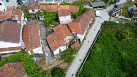Moradia T2 para Venda em Campelo e Ovil