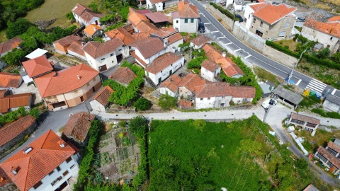 Moradia T2 para Venda em Campelo e Ovil