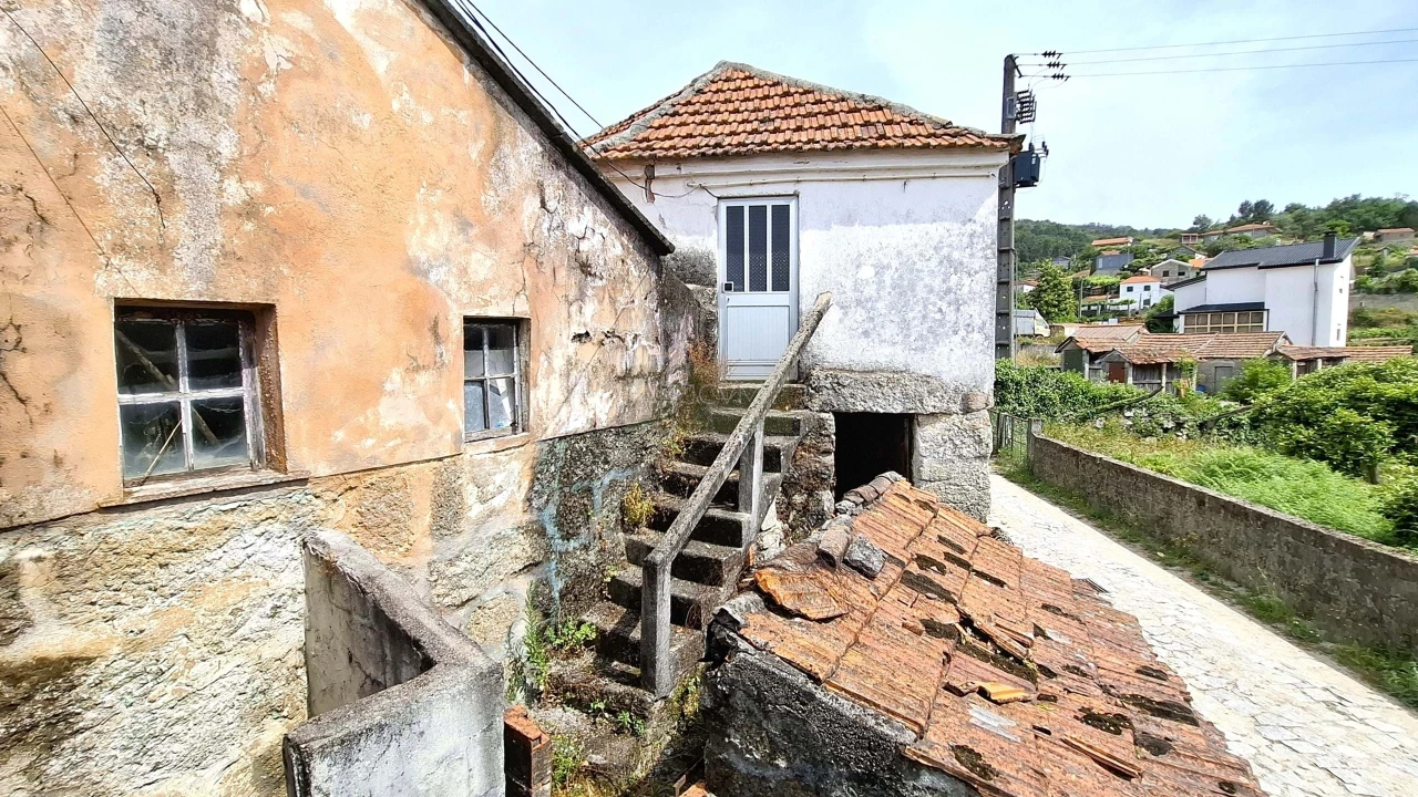 Moradia T2 para Venda em Campelo e Ovil Foto 4