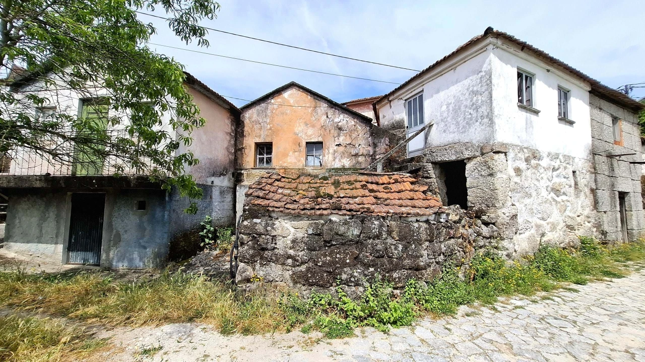 Moradia T2 para Venda em Campelo e Ovil Foto 6