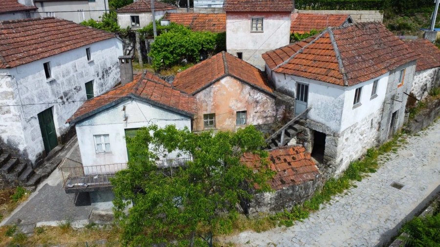 Moradia T2 para Venda em Campelo e Ovil