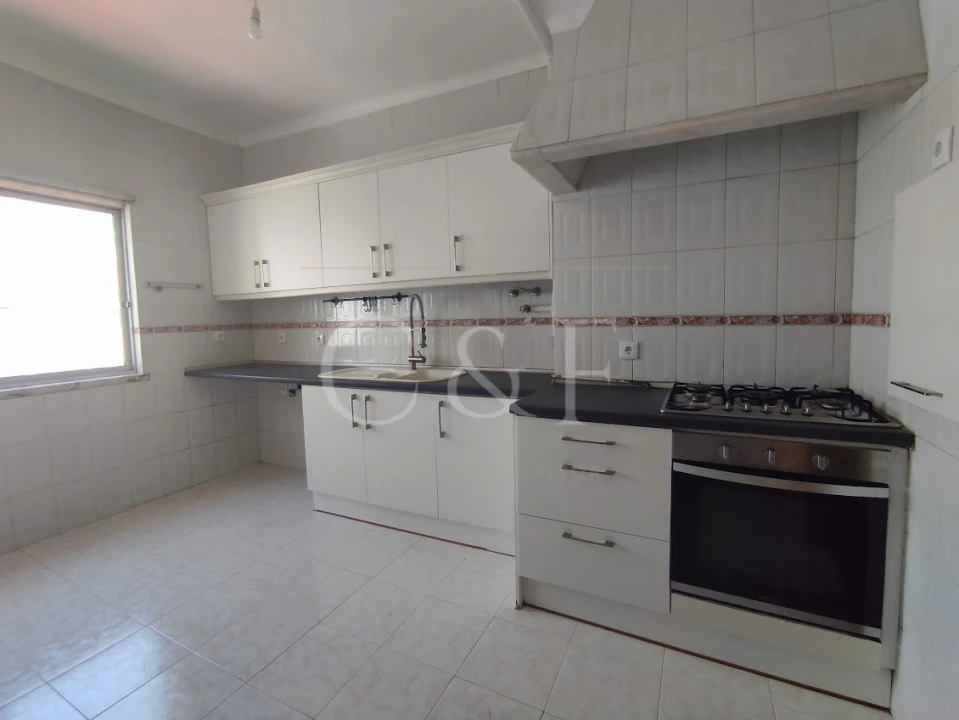 Apartamento T4 para Venda em Rio de Mouro Foto 8