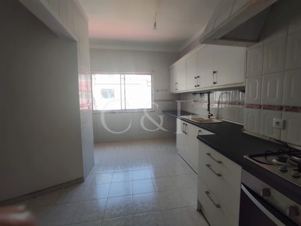 Apartamento T4 para Venda em Rio de Mouro Foto 6