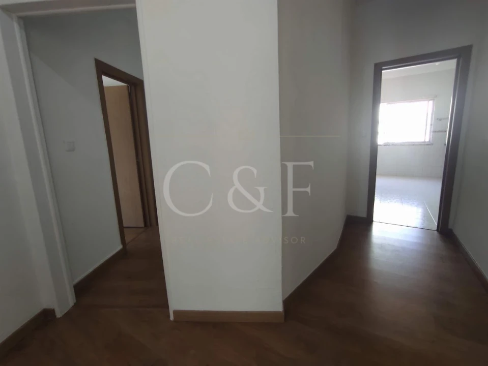 Apartamento T4 para Venda em Rio de Mouro Foto 11
