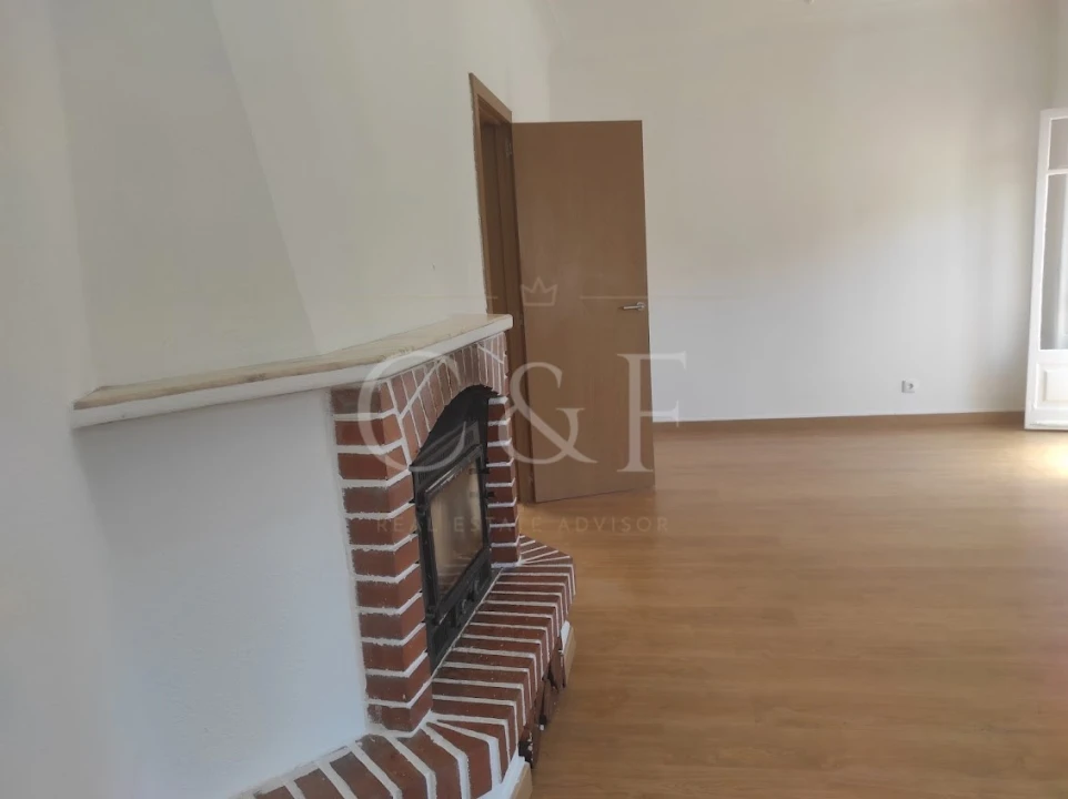 Apartamento T4 para Venda em Rio de Mouro Foto 16