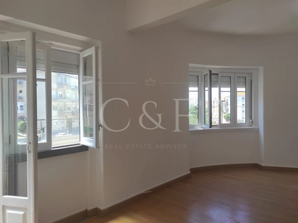 Apartamento T4 para Venda em Rio de Mouro Foto 18