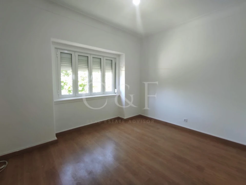 Apartamento T4 para Venda em Rio de Mouro Foto 27
