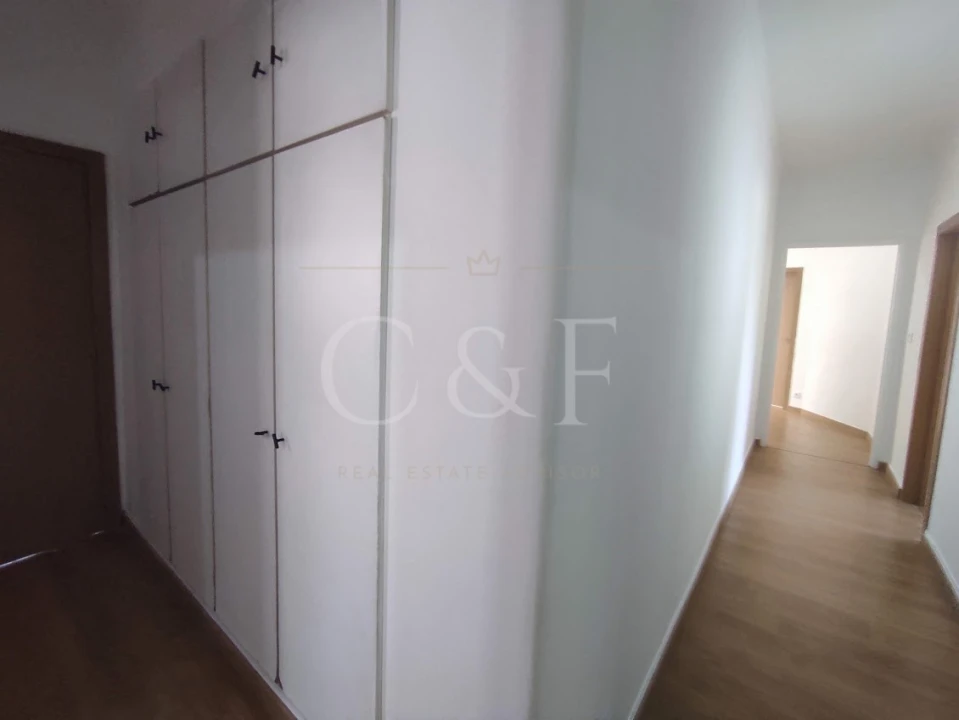 Apartamento T4 para Venda em Rio de Mouro Foto 30