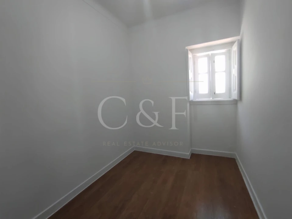 Apartamento T4 para Venda em Rio de Mouro Foto 33