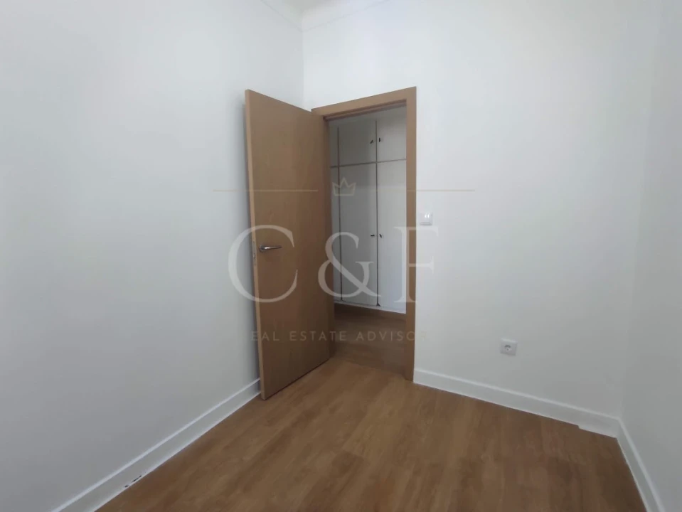 Apartamento T4 para Venda em Rio de Mouro Foto 34