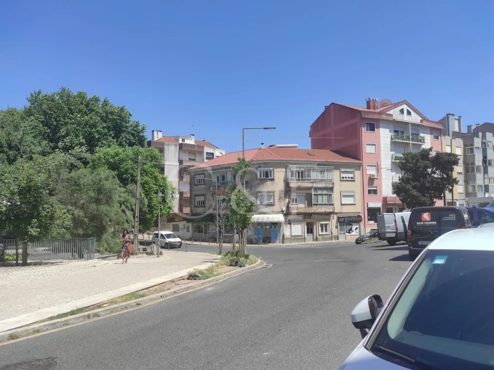 Apartamento T4 para Venda em Rio de Mouro Foto 41