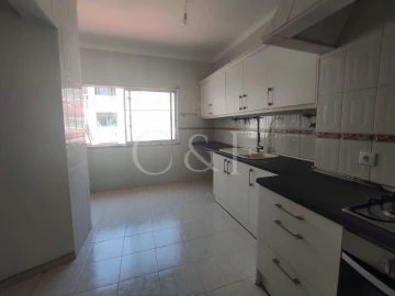 Apartamento T4 para Venda em Rio de Mouro