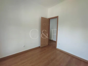 Apartamento T4 para Venda em Rio de Mouro