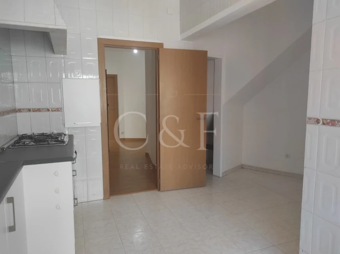 Apartamento T4 para Venda em Rio de Mouro Foto 5