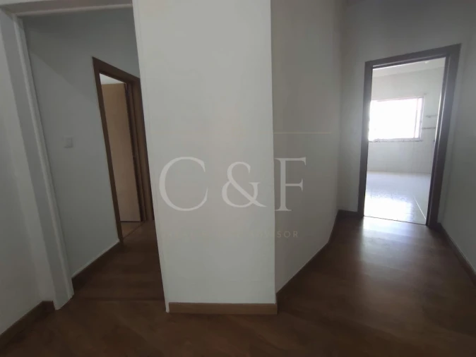 Apartamento T4 para Venda em Rio de Mouro Foto 11