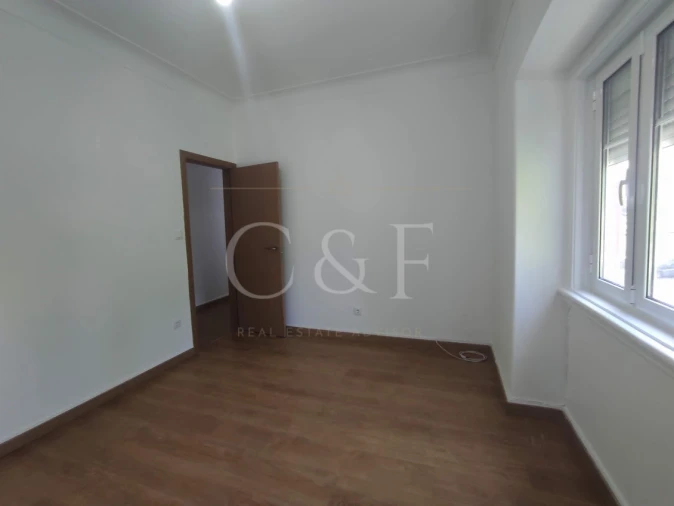 Apartamento T4 para Venda em Rio de Mouro Foto 28