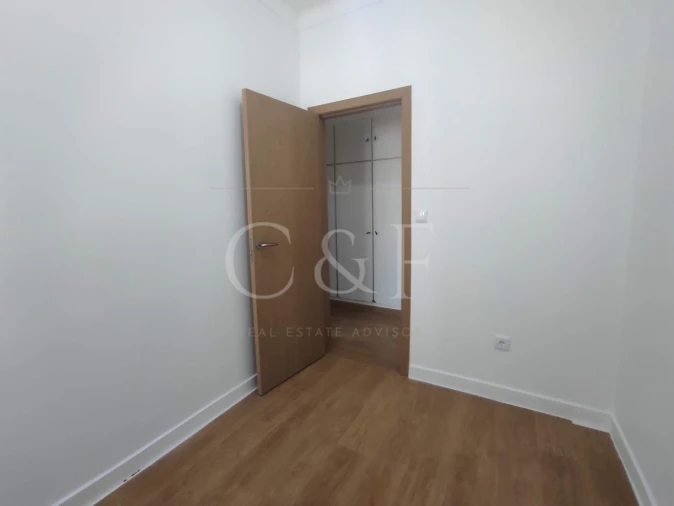 Apartamento T4 para Venda em Rio de Mouro Foto 34