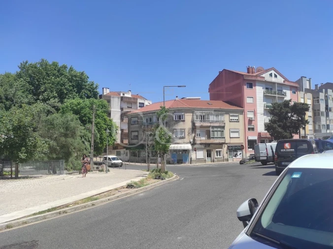 Apartamento T4 para Venda em Rio de Mouro Foto 41