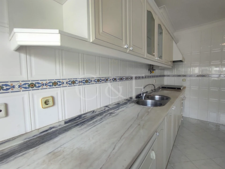 Apartamento T2 para Venda em Algueirão-Mem Martins Foto 13