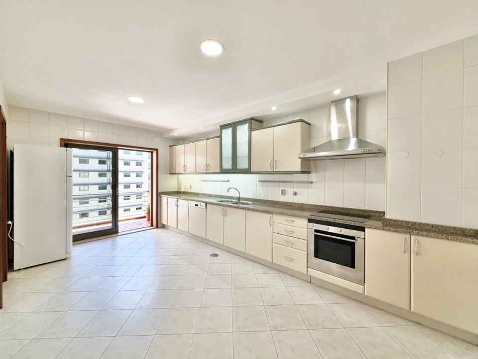Apartamento T3 para Arrendamento em Pedroso e Seixezelo Foto 10