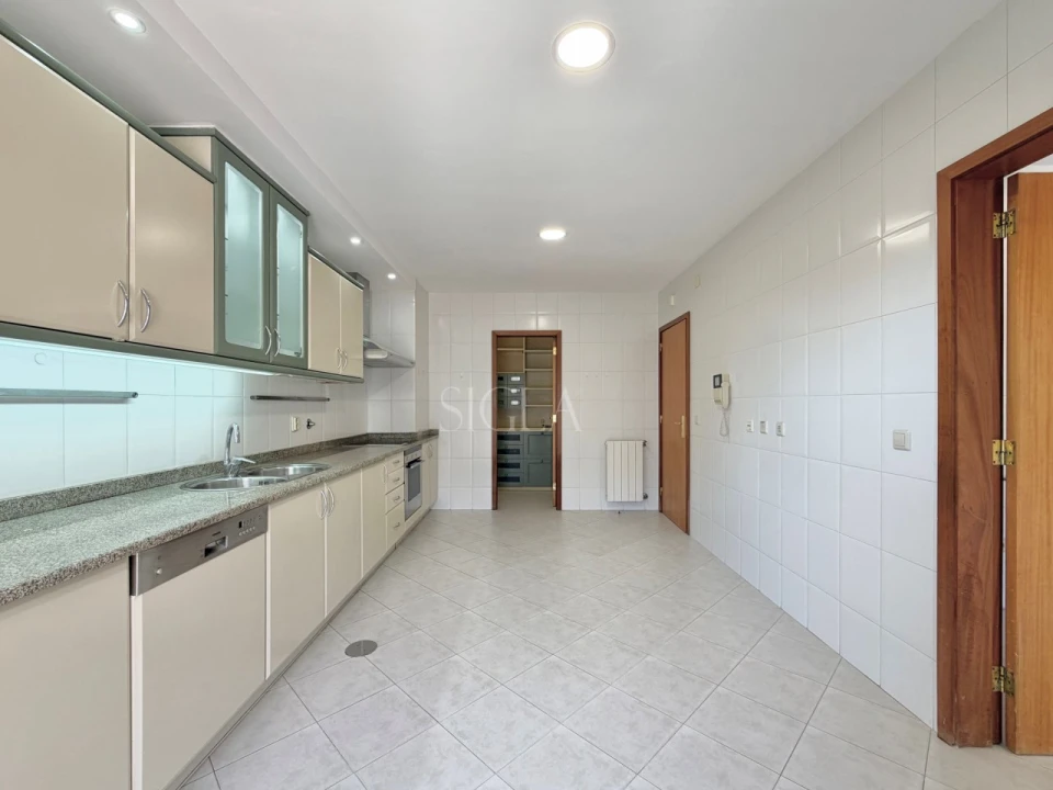 Apartamento T3 para Arrendamento em Pedroso e Seixezelo Foto 11