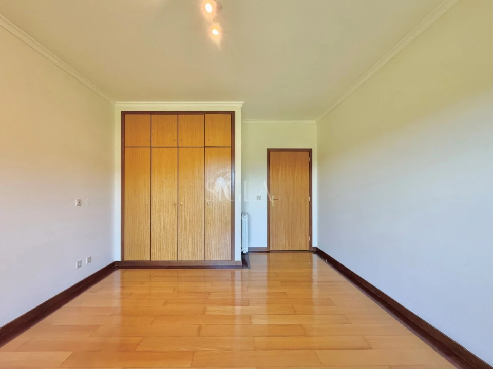 Apartamento T3 para Arrendamento em Pedroso e Seixezelo Foto 22