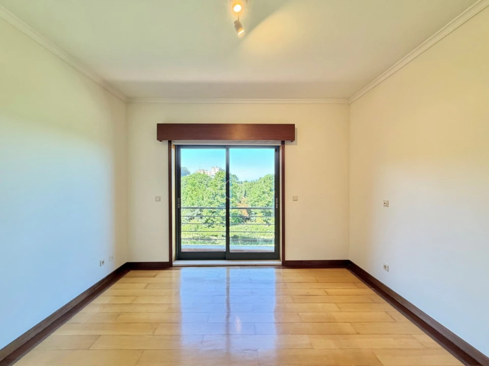 Apartamento T3 para Arrendamento em Pedroso e Seixezelo Foto 23