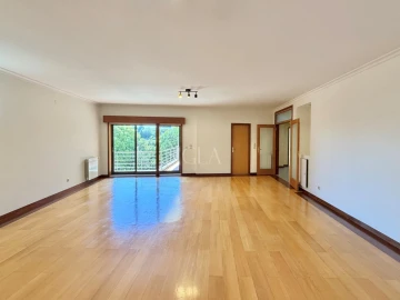 Apartamento T3 para Arrendamento em Pedroso e Seixezelo