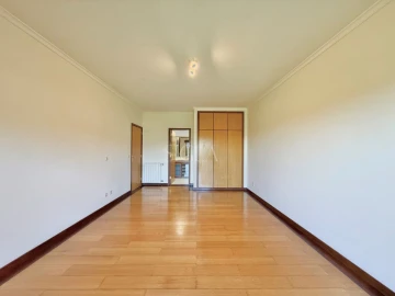 Apartamento T3 para Arrendamento em Pedroso e Seixezelo
