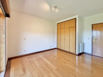 Apartamento T3 para Arrendamento em Pedroso e Seixezelo