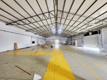 Armazém para Venda em São João de Ver