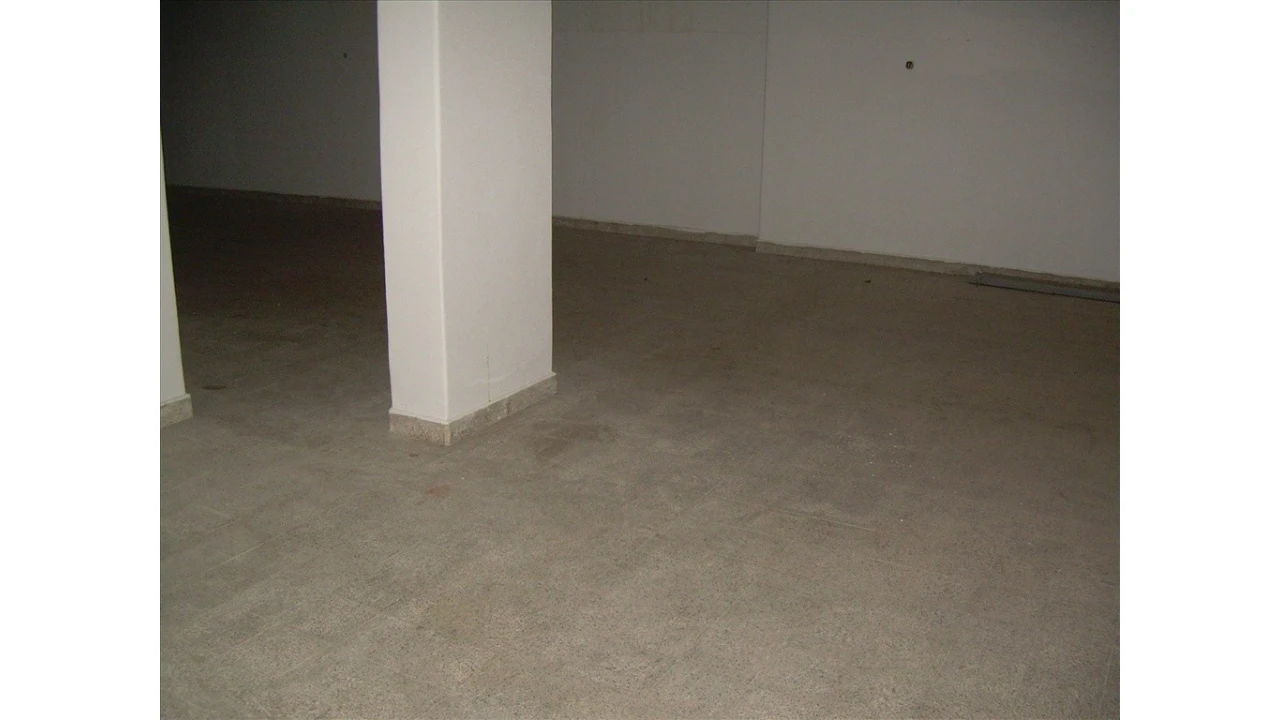 Loja para Arrendamento em Almada, Cova da Piedade, Pragal e Cacilhas Foto 3