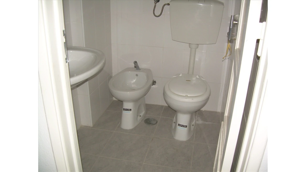 Loja para Arrendamento em Almada, Cova da Piedade, Pragal e Cacilhas Foto 15