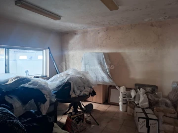 Armazém para Venda em Ermesinde