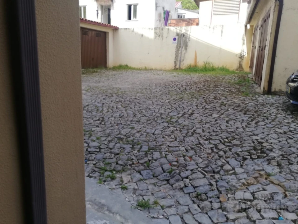 Garagem para Venda em Santo Antonio dos Olivais Foto 4