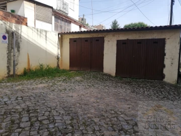 Garagem para Venda em Santo Antonio dos Olivais