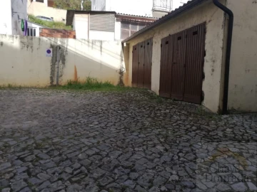 Garagem para Venda em Santo Antonio dos Olivais