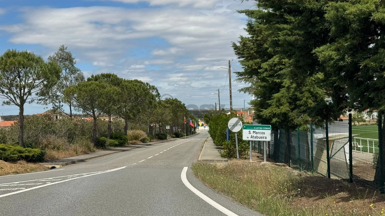 Moradia T5 para Venda em São Marcos da Ataboeira Foto 4
